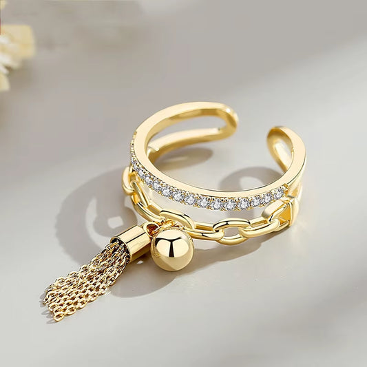 Gold Tassel Ring – Adjustable Chain with Sparkle & Edge