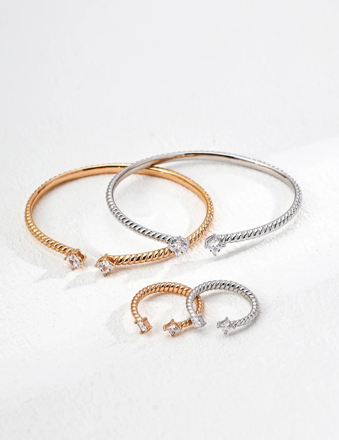 Minimalist Adjustable Zirconia Ring – Timeless Sparkle