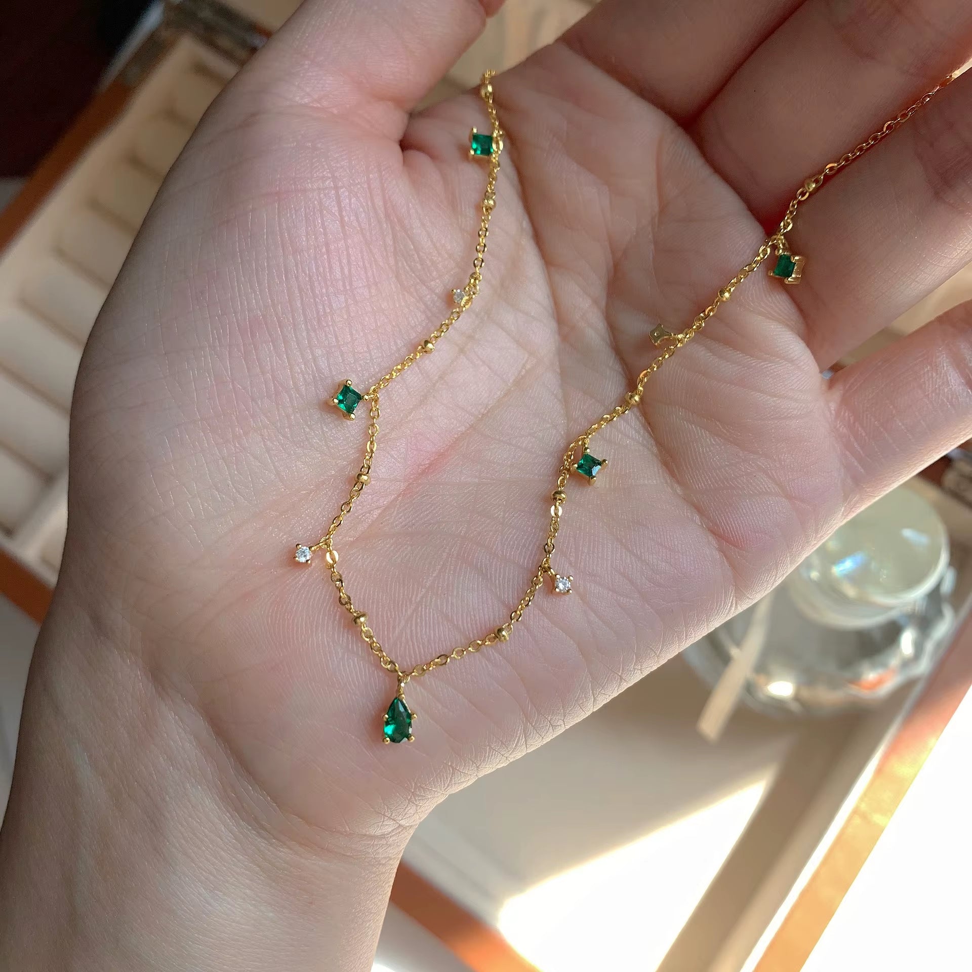 Emerald Radiance: Classic Pendant Necklace