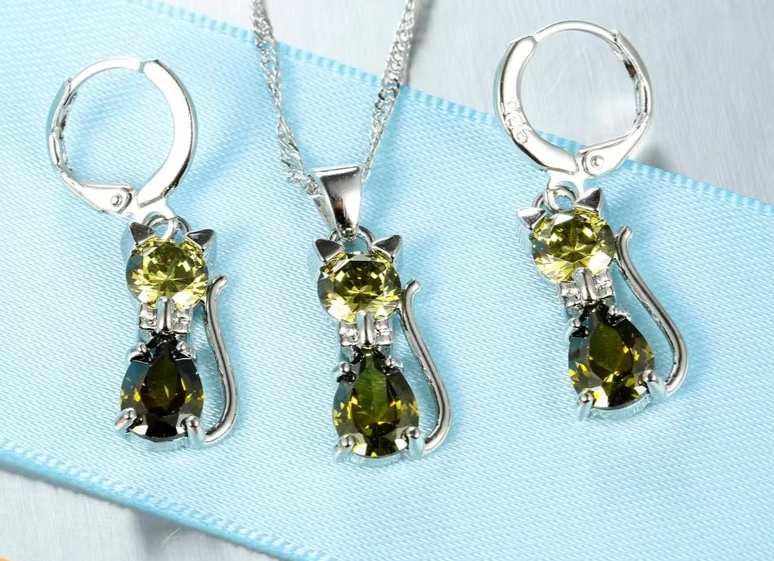 Sterling Silver Cat Pendant Set – Elegant & Adorable
