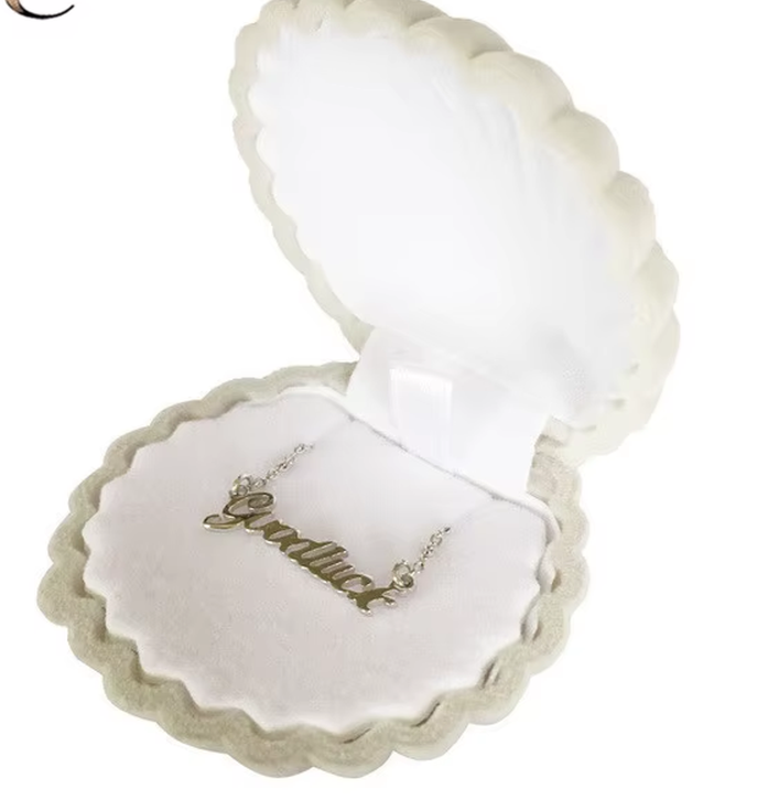 Velvet Jewelry Box – Elegant Storage for Rings & More