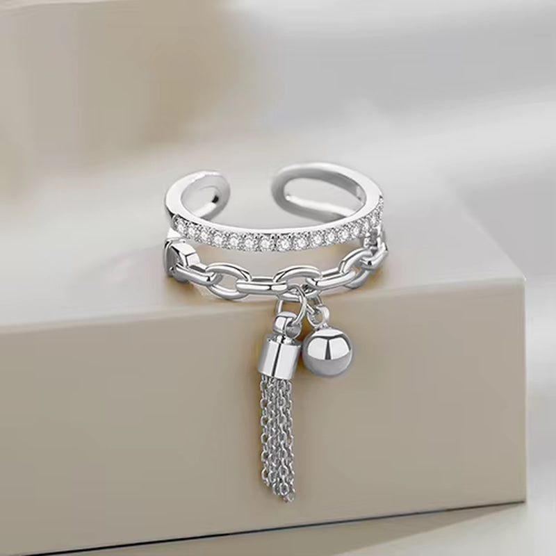 Gold Tassel Ring – Adjustable Chain with Sparkle & Edge
