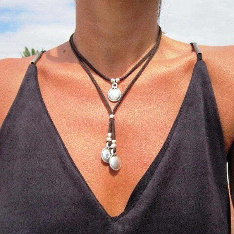 Velvet Double-Layer Pendant – Retro Charm in Gold