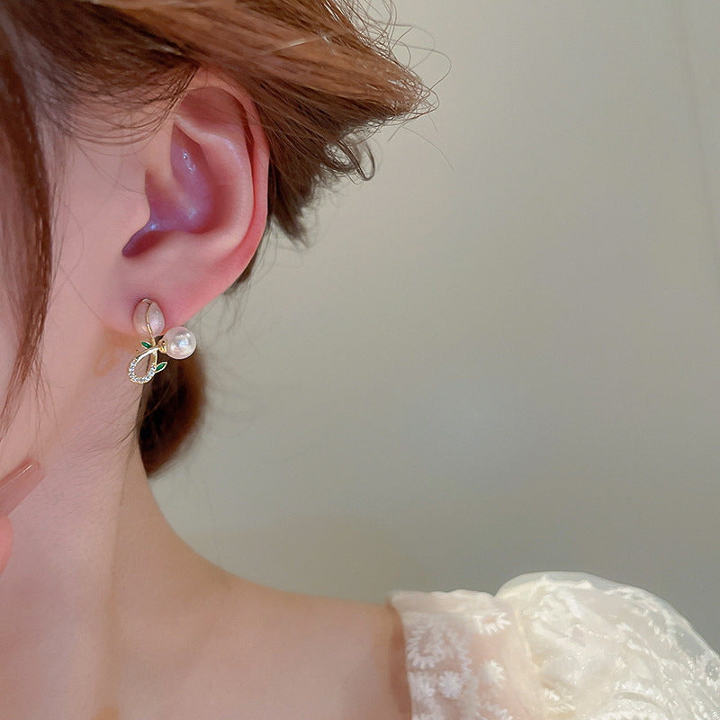 Floral Bead Earrings – Tulip-Inspired Statement Style
