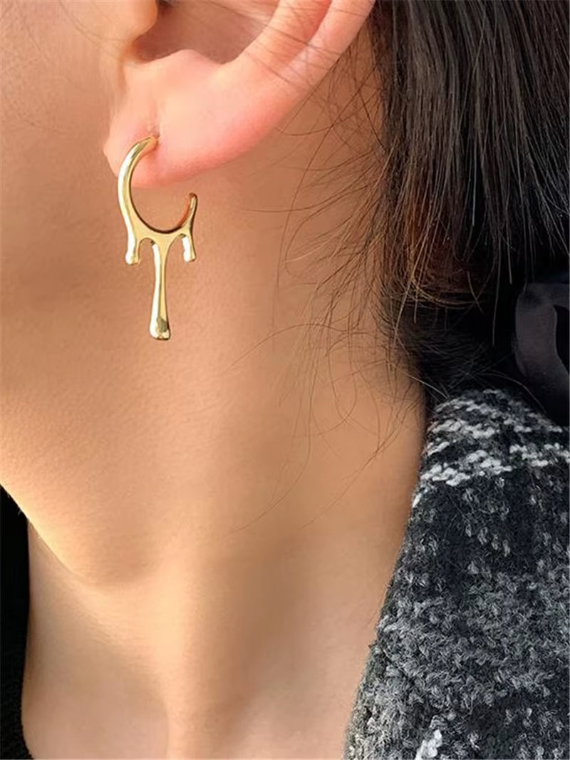 Graceful Water Drop Earrings –Modern Elegance for Her