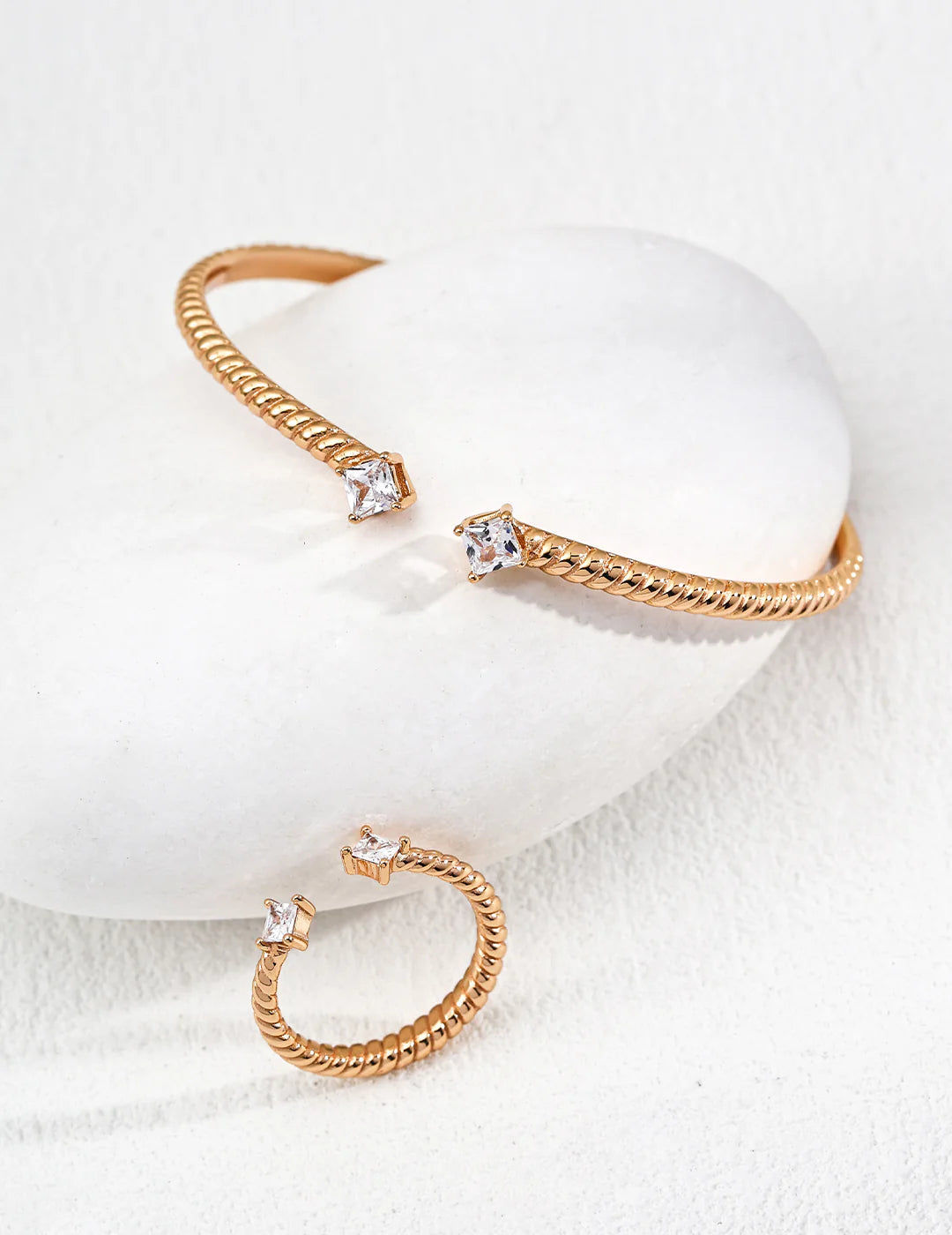 Minimalist Adjustable Zirconia Ring – Timeless Sparkle