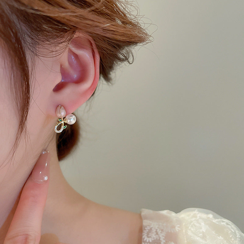 Floral Bead Earrings – Tulip-Inspired Statement Style