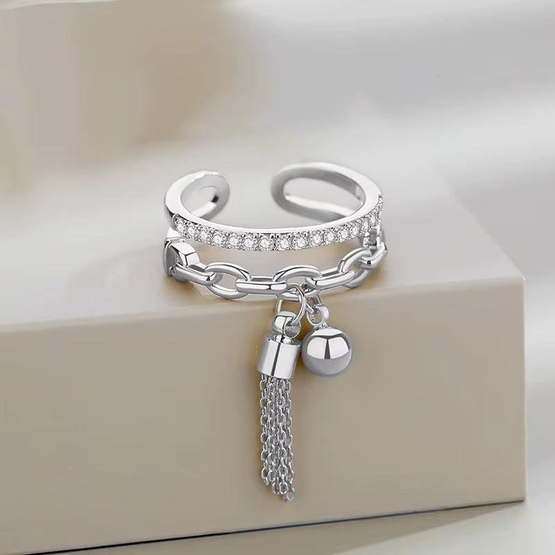 Gold Tassel Ring – Adjustable Chain with Sparkle & Edge