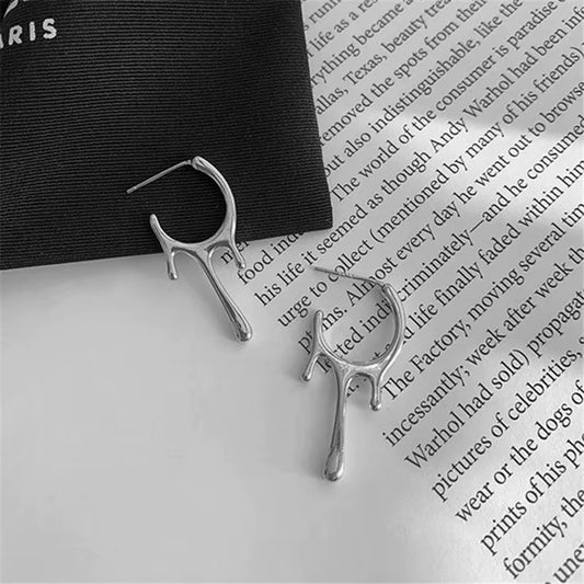 Graceful Water Drop Earrings –Modern Elegance for Her