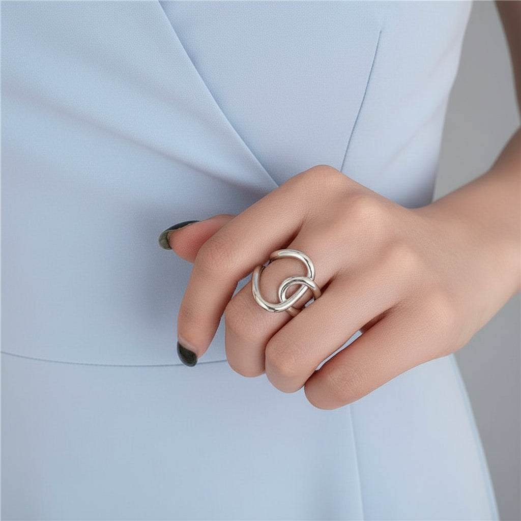 Minimalist Elegance Knot Ring – Open Cross Modern Design