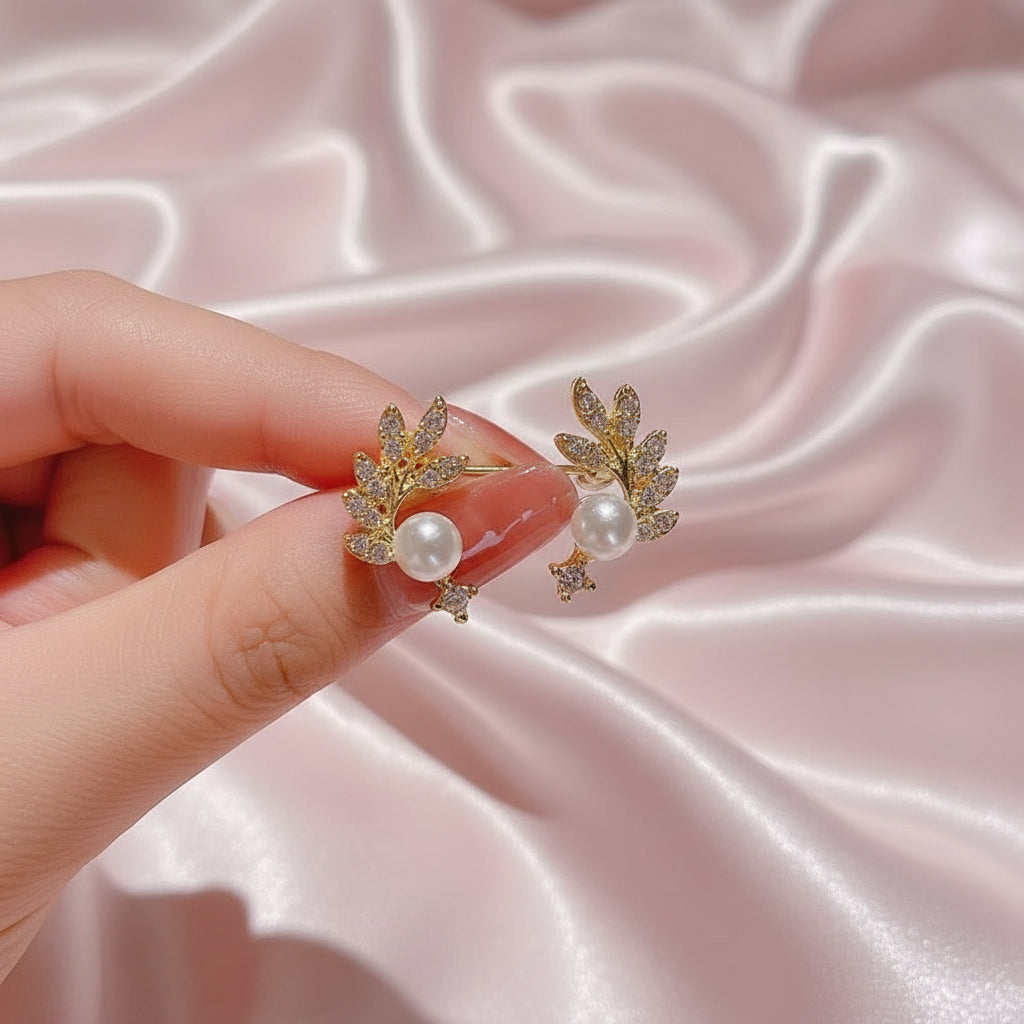 Gold Crystal Inlaid Metal Stud Chick Earrings 