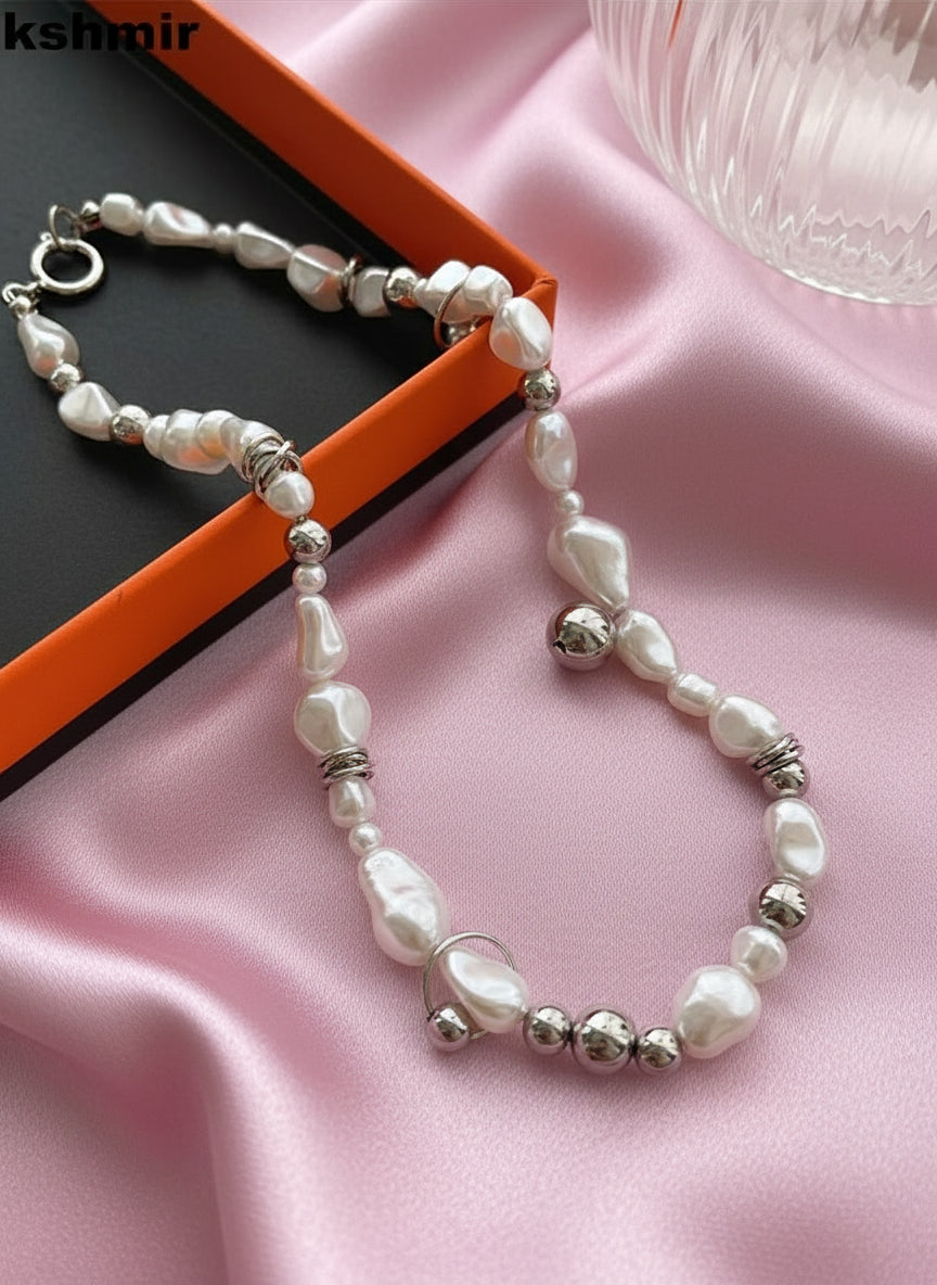 Lustrous Grace with Pearl Glow – Imitation Pearl Necklace