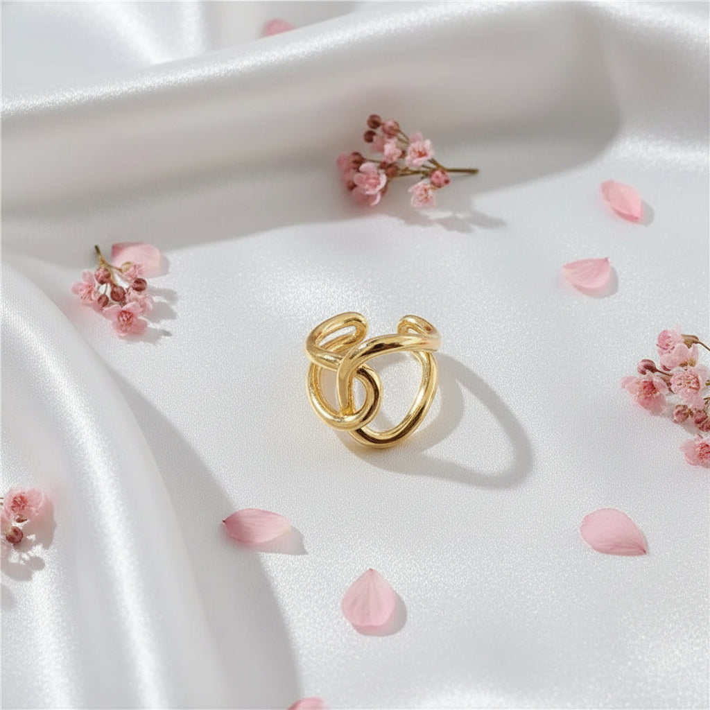 Minimalist Elegance Knot Ring – Open Cross Modern Design