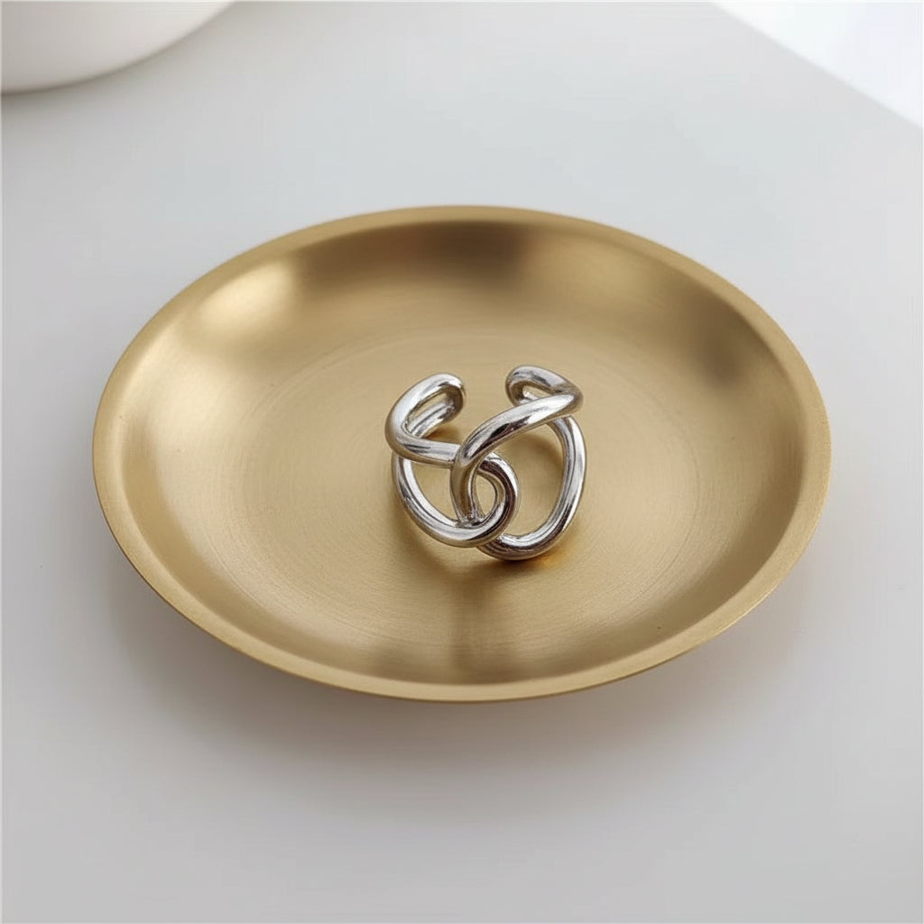 Minimalist Elegance Knot Ring – Open Cross Modern Design