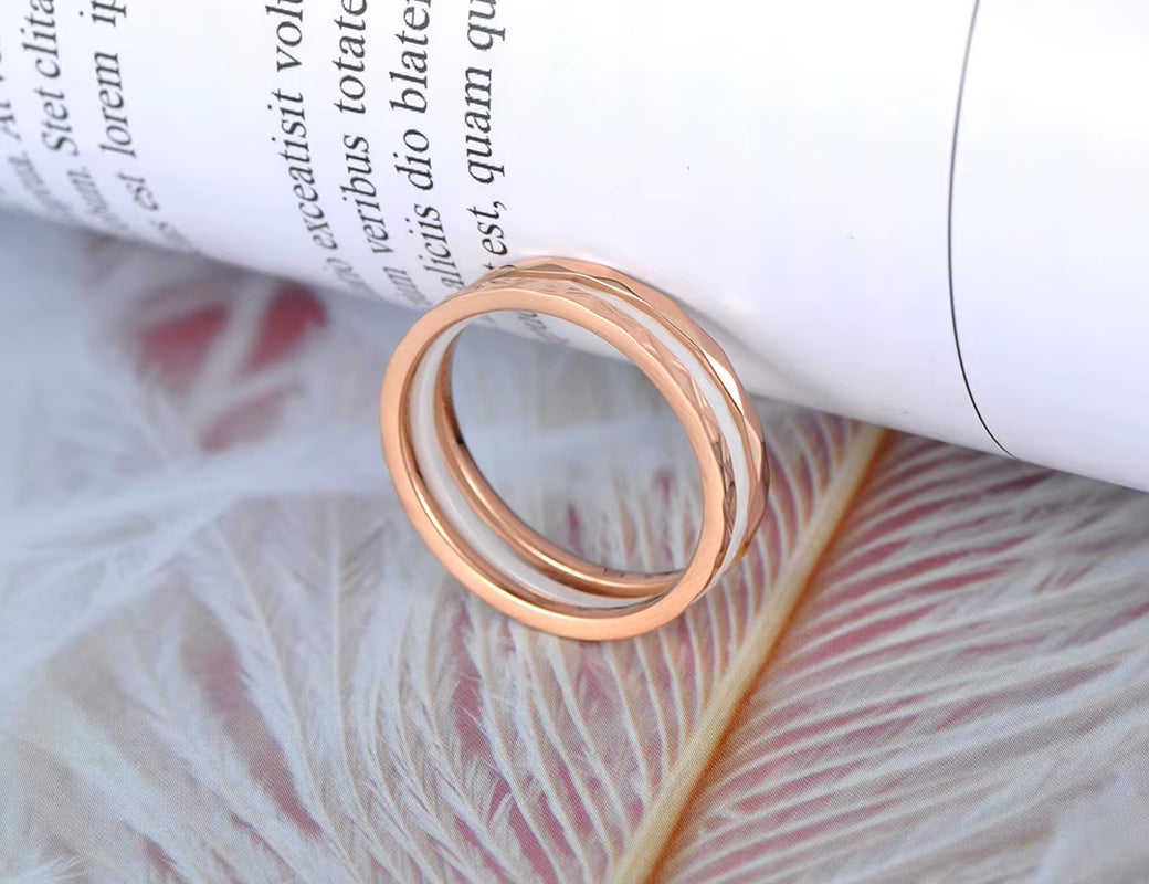 Dual-Tone Vow Band – Classic Love, Modern Ring