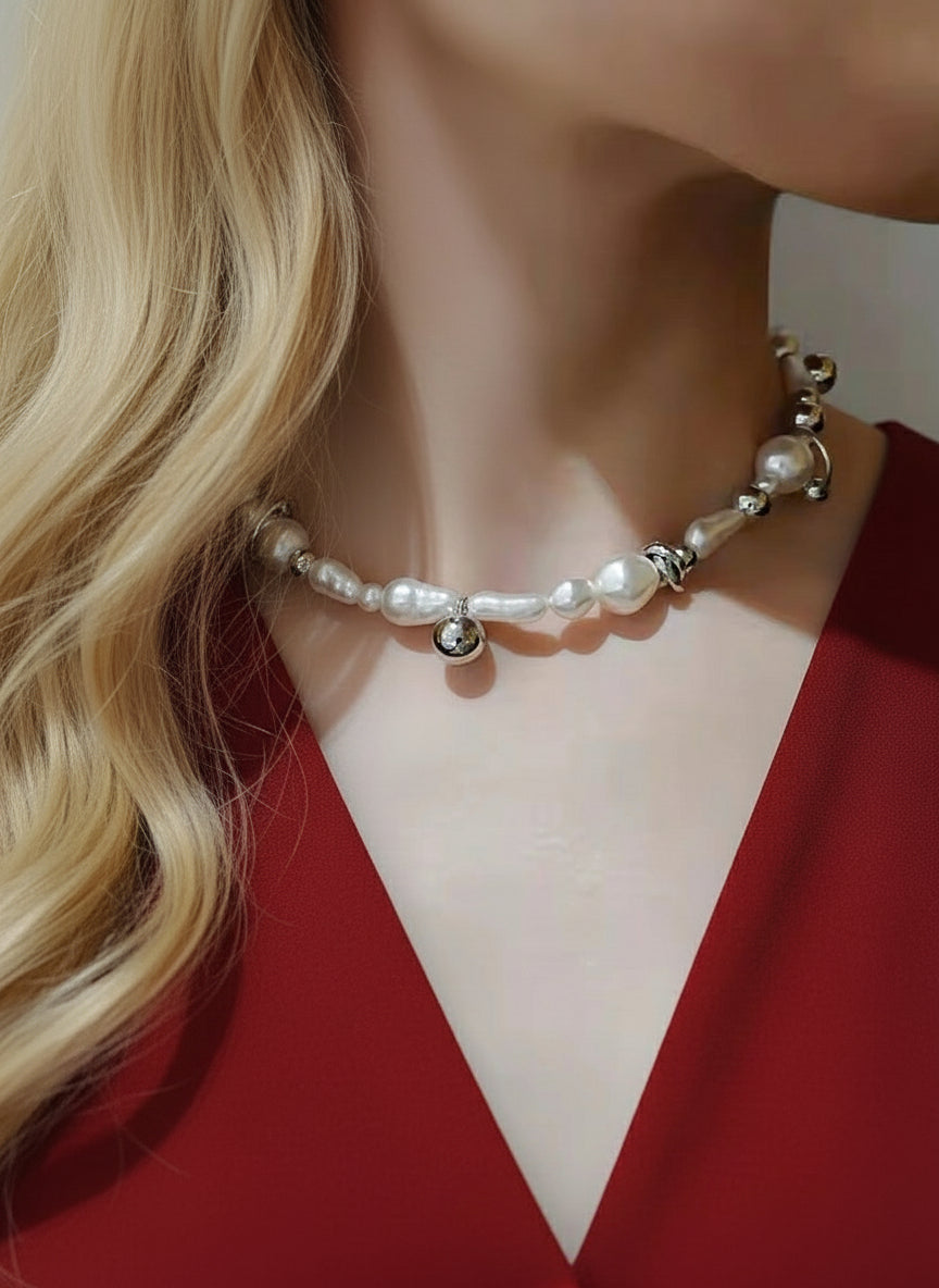 Lustrous Grace with Pearl Glow – Imitation Pearl Necklace