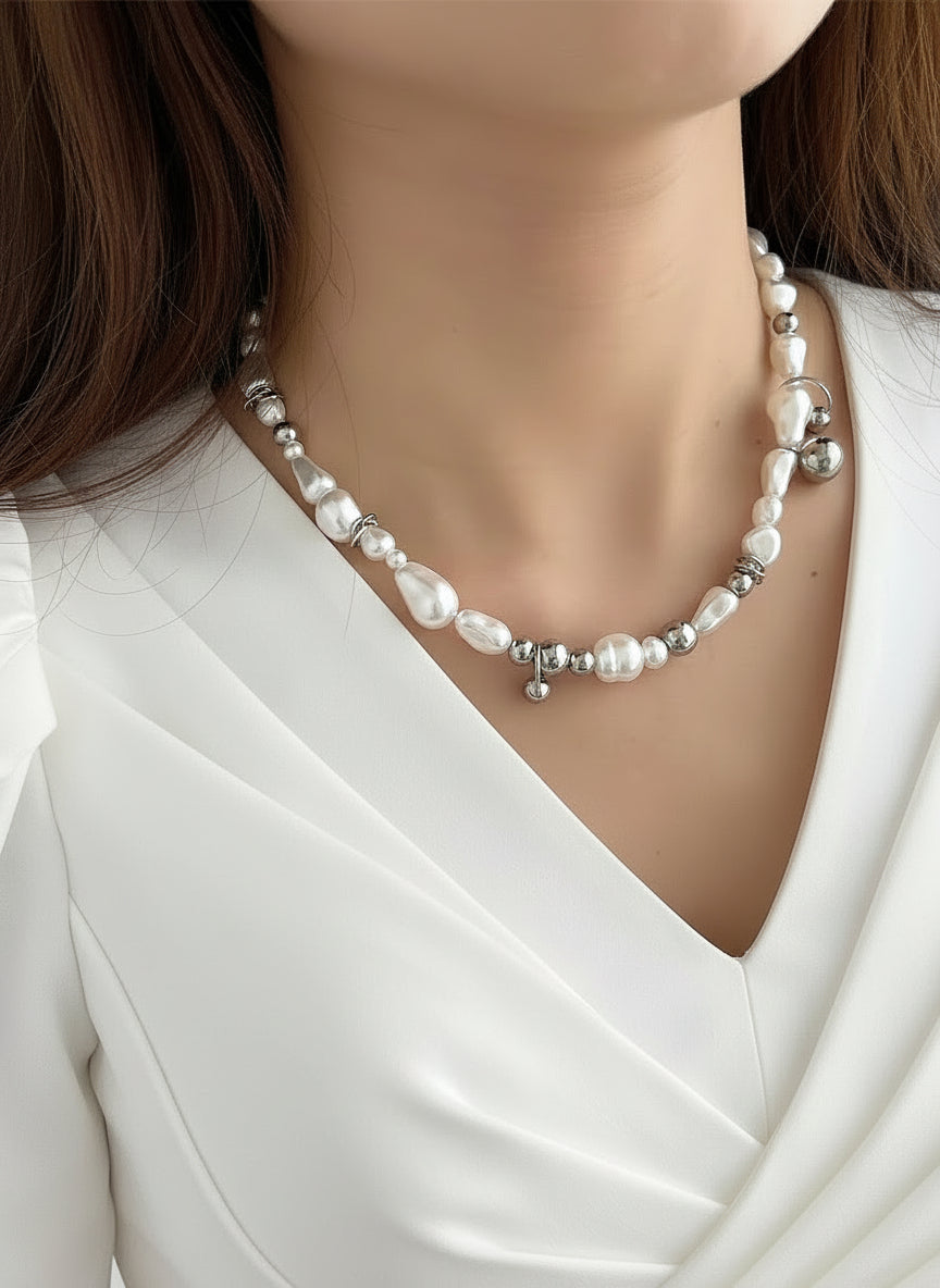Lustrous Grace with Pearl Glow – Imitation Pearl Necklace